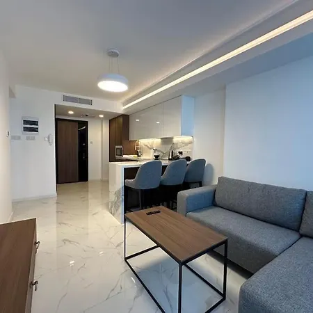 Grand Sapphire Luxury Residences 1 By Myguest Cyprus 아파트 *