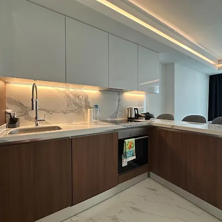 Grand Sapphire Luxury Residences 1 By Myguest Cyprus *