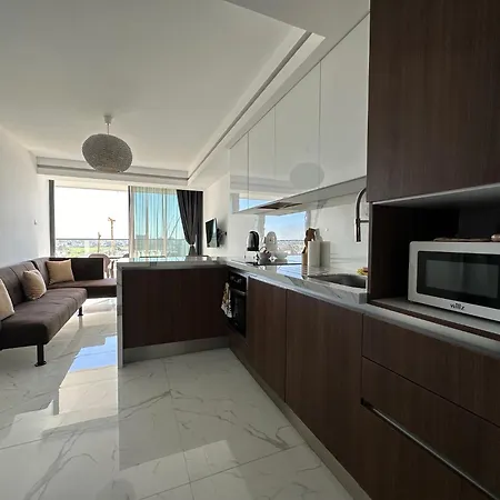 Grand Sapphire Luxury Residences 1 By Myguest Cyprus