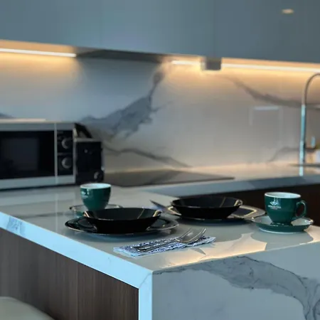 Grand Sapphire Luxury Residences 1 By Myguest Cyprus Lägenhet *