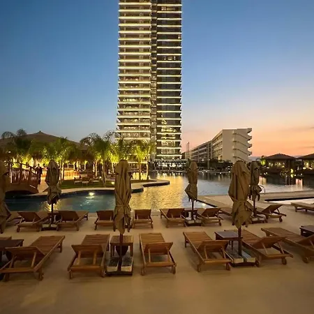Grand Sapphire Luxury Residences 1 By Myguest Cyprus *